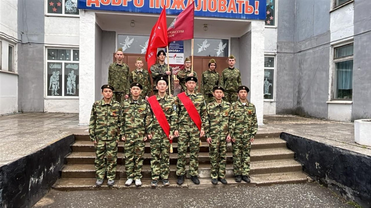 Эстафета Знамени Победы и Знамени Бессмертного полка в нашей школе, 22-23 апреля 2025 года.